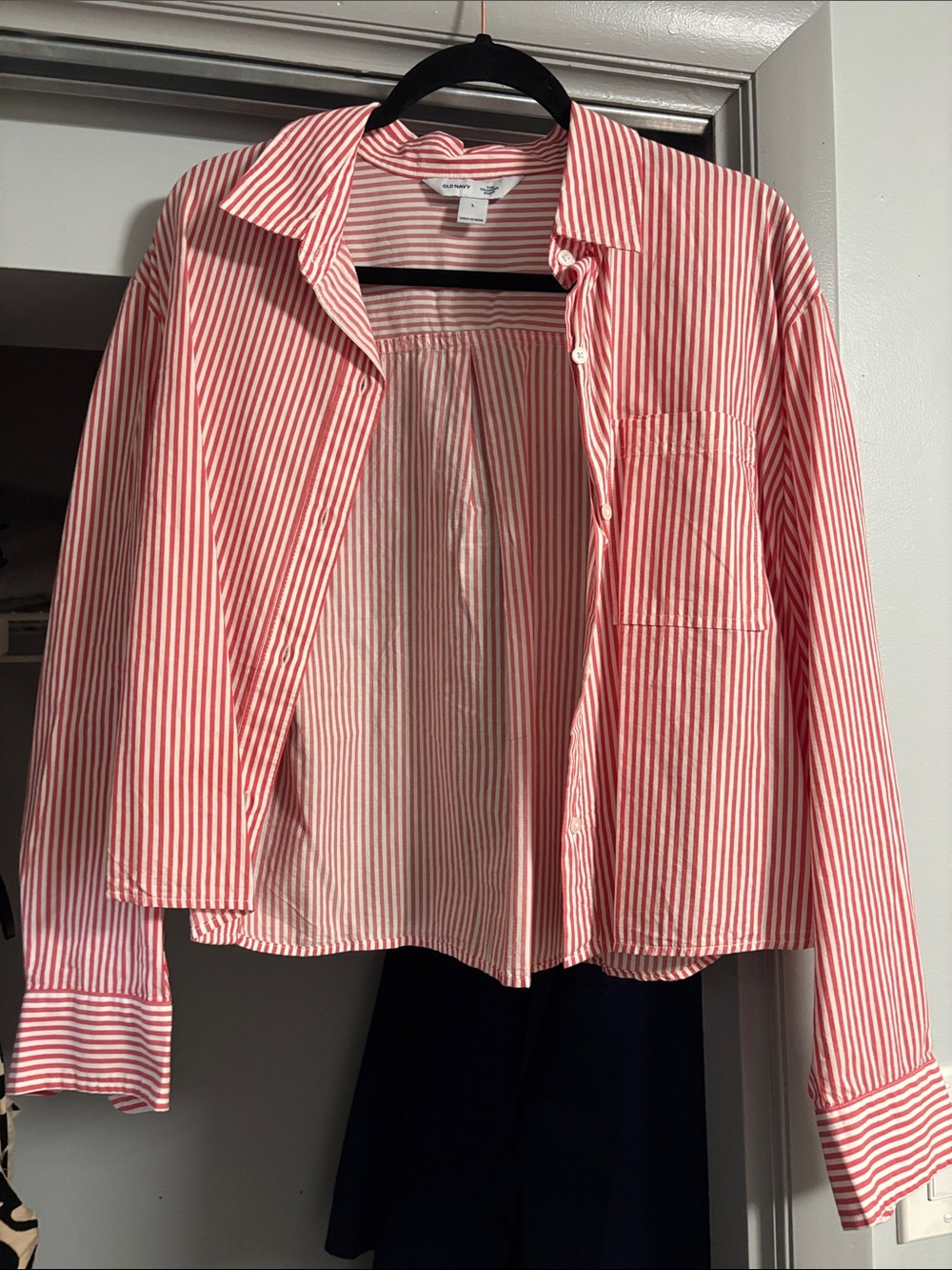 Women’s cropped Red Stripe Button-Up Shirt Jacket